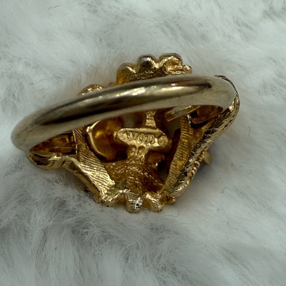 Avon Gold Ring with Floral Design and Opal Stones - Picture 4 of 10